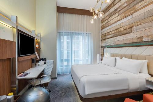EVEN Hotel New York - Times Square South, an IHG Hotel Image
