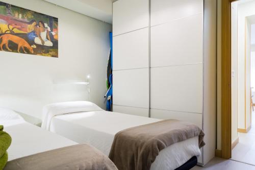 Espacioso 3 hab dobles, 2 baños Centro Ciudad