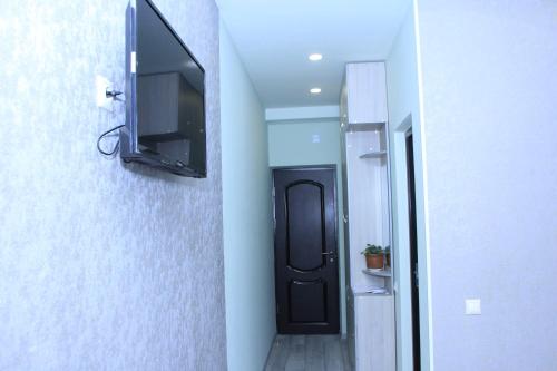  Flamenco Hotel -  Room  picture :   Tea/Coffee maker    Shower    TV                           