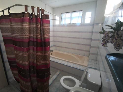 Koupelna v ubytování บ้านพรศรี Homestay