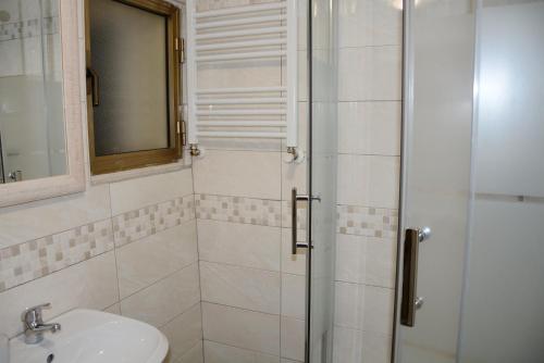 Et badeværelse på Roma Carina