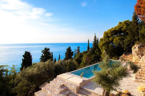 Luxury Villa in Agios Nikitas