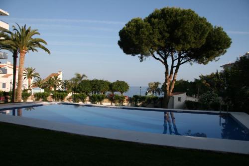 Verdemar Apartment with Sea View and Garden