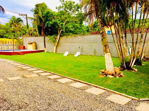 Taman di luar Morada do Sol Cambury