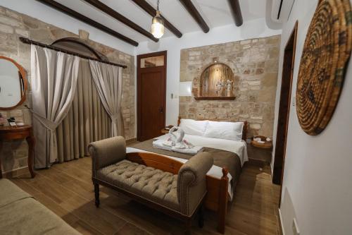 Gallery image of Hanna Koumi Boutique Hotel in Kormakiti