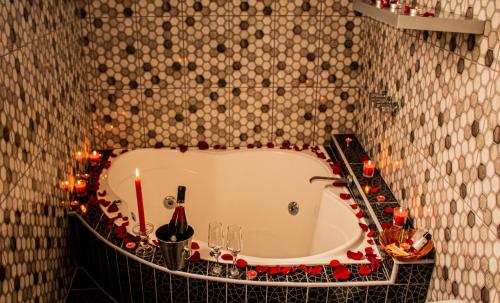 Ένα μπάνιο στο Serk'ana Suite Hostal