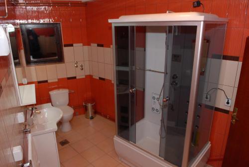 A bathroom at Villa Atina