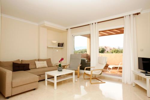 REF 1 Spacious Sea View Apartment
