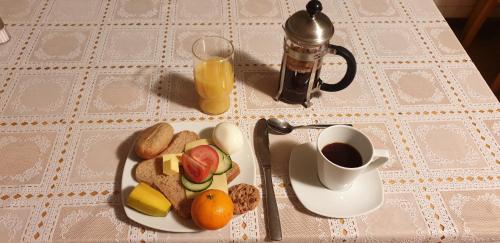 Comida en la casa de huéspedes o alrededores