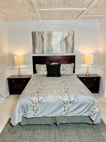 Ένα ή περισσότερα κρεβάτια σε δωμάτιο στο Spring Creek Hotel