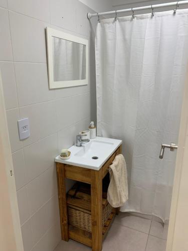 Ett badrum på Belgrano Chic apartament