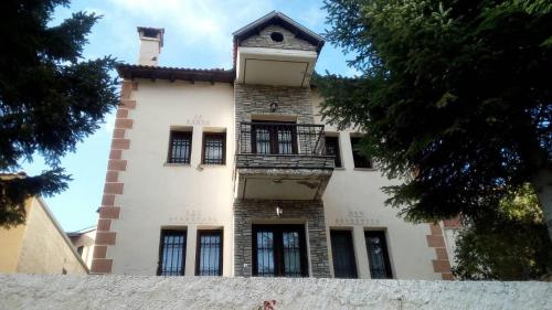 Gallery image of “White Mountain”, Pisoderi in Pisoderi