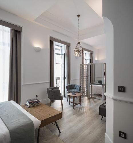 Puerta Catedral Holiday Suites