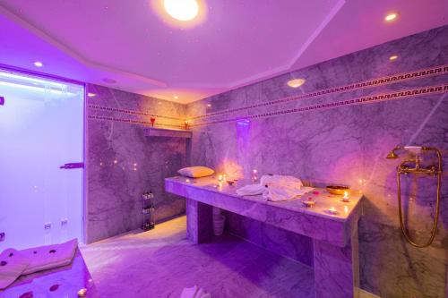 A bathroom at Appart-hotel Marrakech Inn