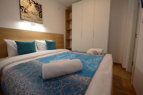 Cama o camas de una habitación en Cvetkovic LUX Аpartmani & Free GARAŽA