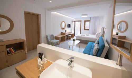 Χώρος καθιστικού στο Natura Luxury Boutique Hotel Skopelos