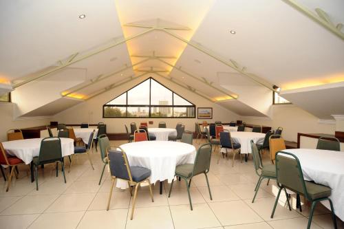 Restaurace v ubytování Kenya Comfort Suites