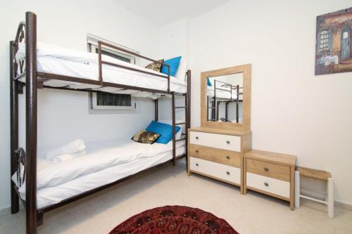 Katil atau katil-katil dalam bilik di Private Hostel - Best location