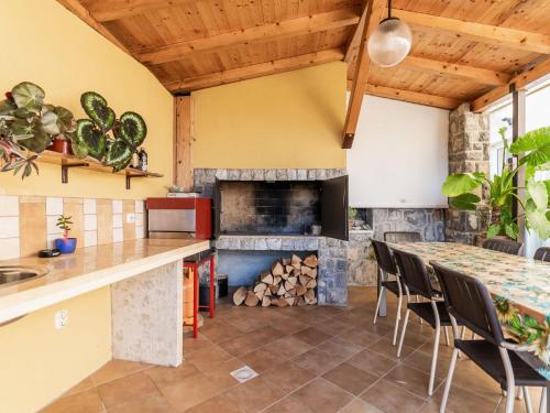 Η κουζίνα ή μικρή κουζίνα στο Apartment Kate-1 by Interhome