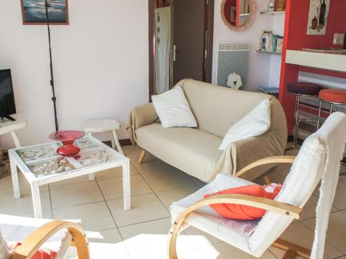 Χώρος καθιστικού στο Holiday Home Gevanac by Interhome