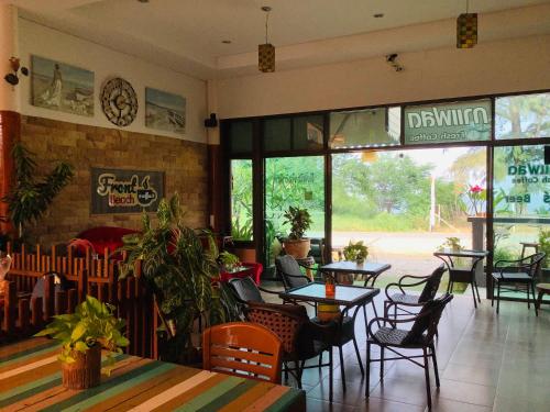 Posezení v ubytování โรงแรมฟร้อนบีช frontbeach