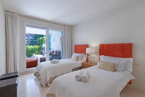 Las Canas beach, ground floor first line beach, Marbella golden mile