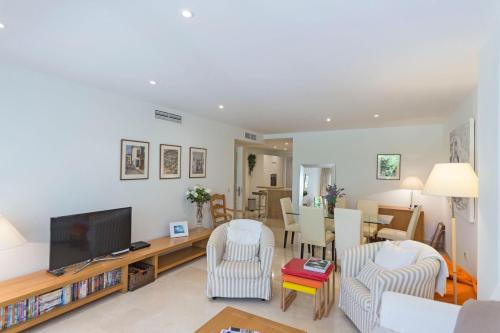 Las Canas beach, ground floor first line beach, Marbella golden mile