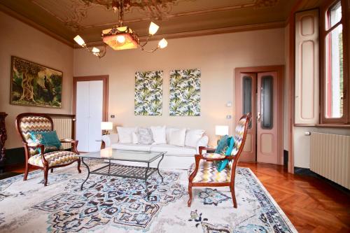 Cadegliano ViconagoにあるVilla Farinelliのギャラリーの写真