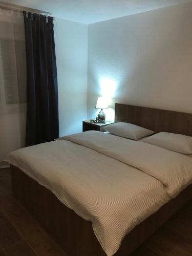 Llit o llits en una habitació de Sarah