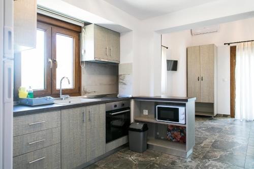 Gallery image of Alexandros Hotel Apartments in Vourvourou
