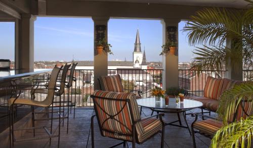 Balkoni atau teres di Omni Royal Orleans Hotel