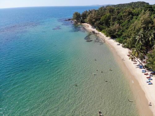 Kingo Retreat Resort — Beach