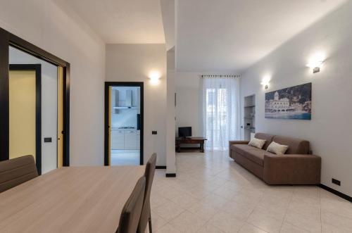 Area soggiorno di ALTIDO Modern Flat for 6 in the heart of Genova Foce