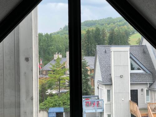 Artistic Hillside Loft – Photos 2