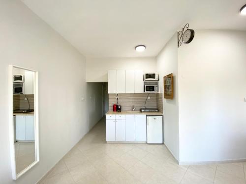Dapur atau dapur kecil di Sea Suites