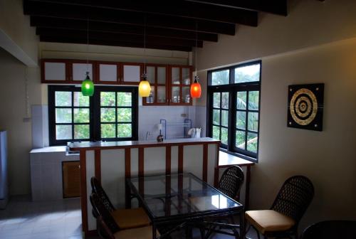 Gallery image of Sunset Apartment Phuket in Patong Beach