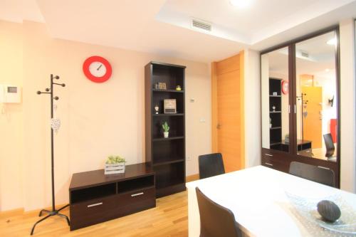 Modern CasaTuris Apartment with Castle Views A131