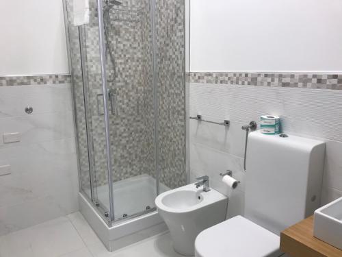 A bathroom at B & B Vittorio Emanuele