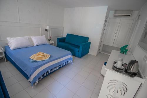 Gallery image of Blue & White Hotel in Cıralı