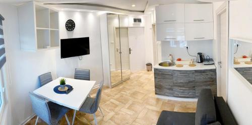 Kuchyň nebo kuchyňský kout v ubytování Vila Plan - Centar Kopaonik