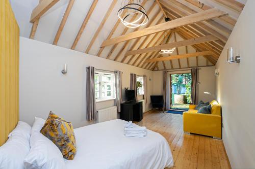 Gallery image of Pages Hotel and Guesthouse in Harlow