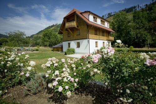 Taman di luar Landhaus am Bach