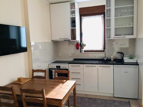 Kuhinja ili čajna kuhinja u objektu Apartman Zlatibor spa