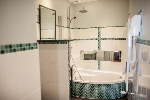 Un baño de Hôtel Henri IV