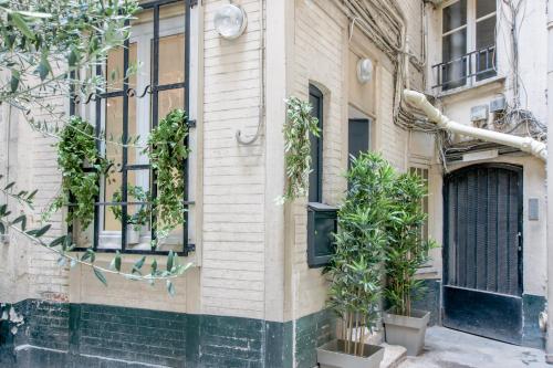 25 - Fun Duplex in Montorgueil