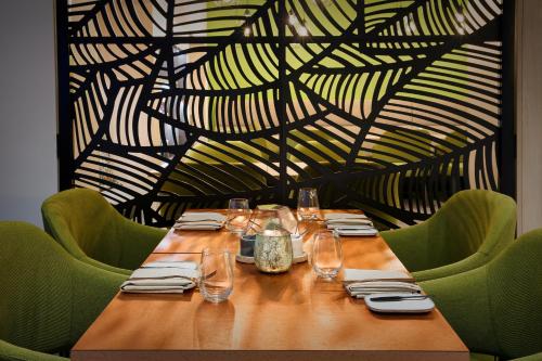 Crowne Plaza Berlin City Centre Ku'damm by IHG photo 49