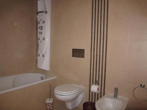 Ванна кімната в Duplex - Varandas Do Mar Patricia