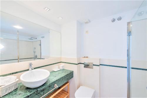 Beachfront Apartment Marbella Center photo 15