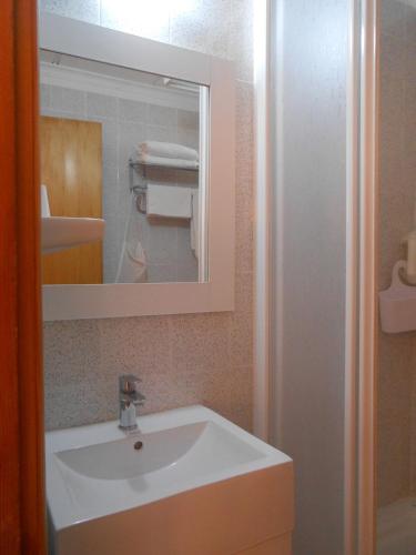 Bilik mandi di Hostal El Callejón