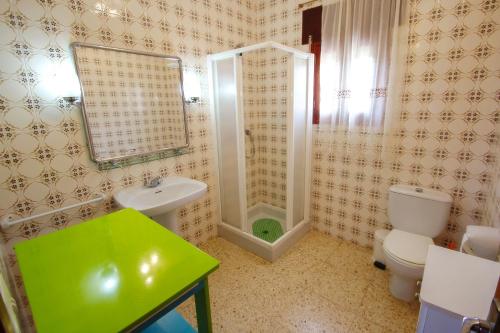Phòng tắm tại Condelmar - modern villa close to the beach in Calpe